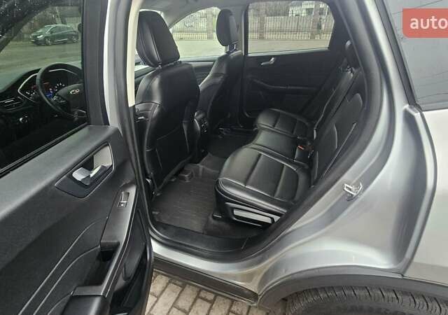 Серый Форд Эскейп, объемом двигателя 2.49 л и пробегом 142 тыс. км за 19800 $, фото 13 на Automoto.ua