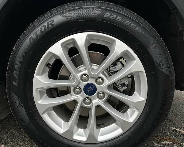 Серый Форд Эскейп, объемом двигателя 1.5 л и пробегом 99 тыс. км за 17800 $, фото 17 на Automoto.ua