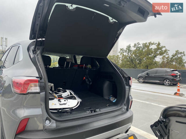 Серый Форд Эскейп, объемом двигателя 2.49 л и пробегом 61 тыс. км за 29000 $, фото 28 на Automoto.ua