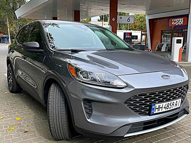 Серый Форд Эскейп, объемом двигателя 1.5 л и пробегом 90 тыс. км за 19000 $, фото 1 на Automoto.ua