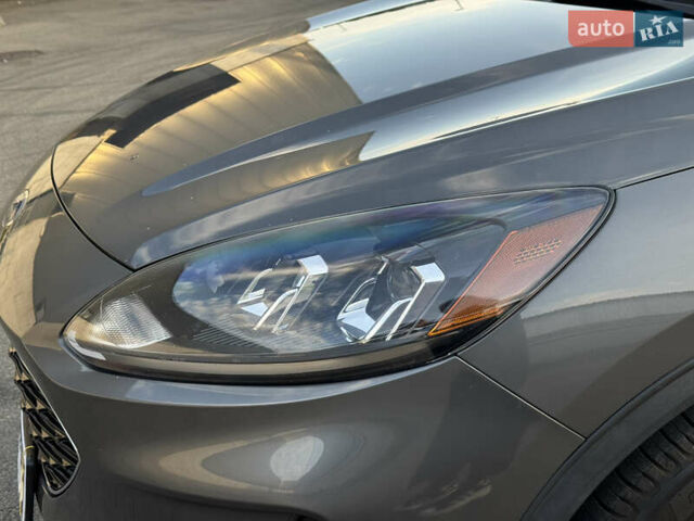 Серый Форд Эскейп, объемом двигателя 1.5 л и пробегом 154 тыс. км за 16399 $, фото 6 на Automoto.ua