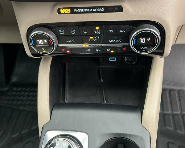 Серый Форд Эскейп, объемом двигателя 1.5 л и пробегом 66 тыс. км за 17800 $, фото 6 на Automoto.ua