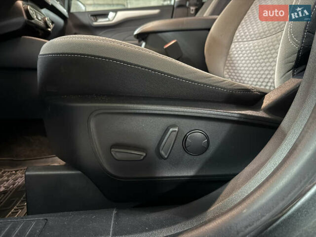 Серый Форд Эскейп, объемом двигателя 1.5 л и пробегом 139 тыс. км за 14200 $, фото 35 на Automoto.ua