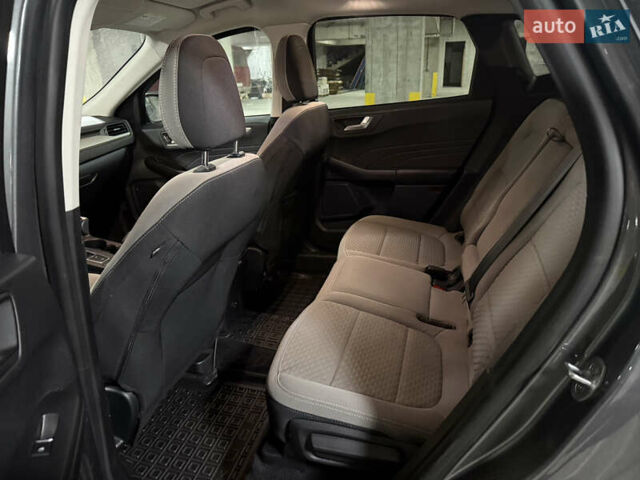 Серый Форд Эскейп, объемом двигателя 1.5 л и пробегом 139 тыс. км за 14200 $, фото 27 на Automoto.ua