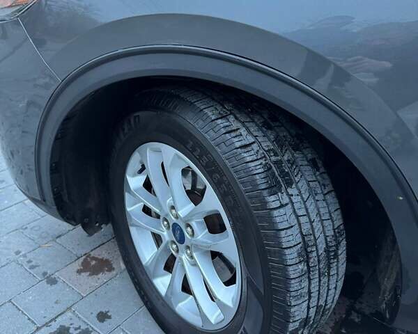 Серый Форд Эскейп, объемом двигателя 1.5 л и пробегом 200 тыс. км за 11999 $, фото 6 на Automoto.ua