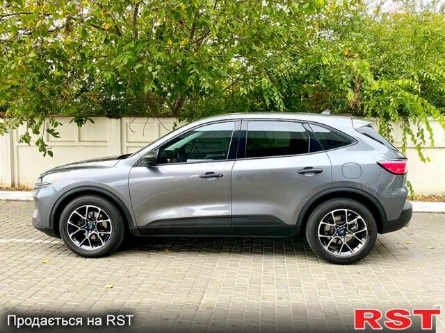 Серый Форд Эскейп, объемом двигателя 1.5 л и пробегом 90 тыс. км за 19000 $, фото 5 на Automoto.ua