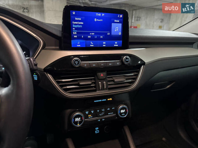 Серый Форд Эскейп, объемом двигателя 1.5 л и пробегом 139 тыс. км за 14200 $, фото 44 на Automoto.ua