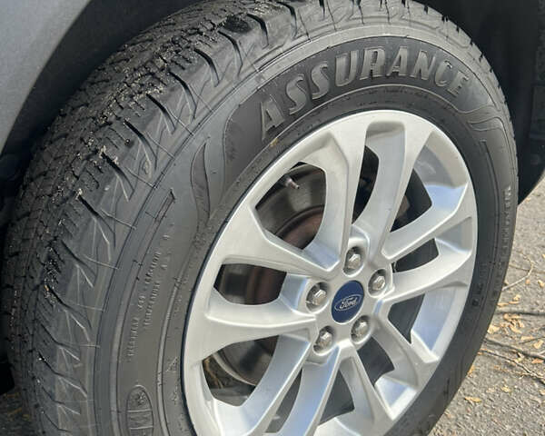 Серый Форд Эскейп, объемом двигателя 2.49 л и пробегом 156 тыс. км за 18700 $, фото 17 на Automoto.ua