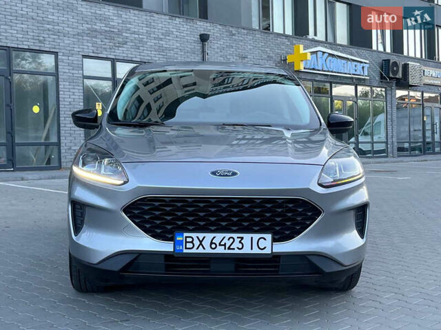 Сірий Форд Ескейп, об'ємом двигуна 1.5 л та пробігом 16 тис. км за 17500 $, фото 12 на Automoto.ua