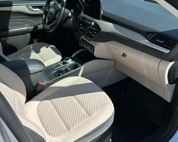 Серый Форд Эскейп, объемом двигателя 2.49 л и пробегом 156 тыс. км за 18700 $, фото 15 на Automoto.ua