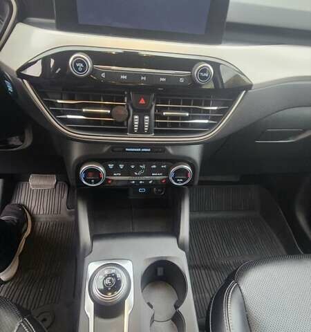 Серый Форд Эскейп, объемом двигателя 2.49 л и пробегом 142 тыс. км за 19800 $, фото 20 на Automoto.ua