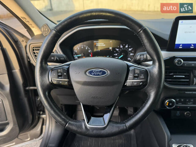 Серый Форд Эскейп, объемом двигателя 1.5 л и пробегом 154 тыс. км за 16399 $, фото 13 на Automoto.ua