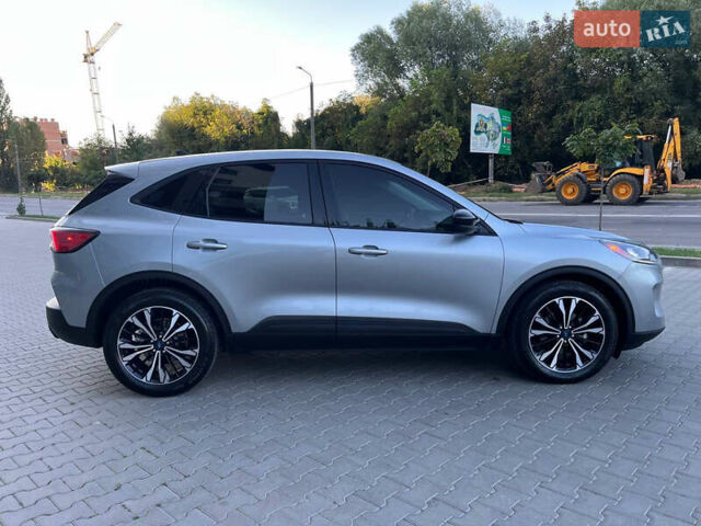 Сірий Форд Ескейп, об'ємом двигуна 1.5 л та пробігом 16 тис. км за 17500 $, фото 9 на Automoto.ua