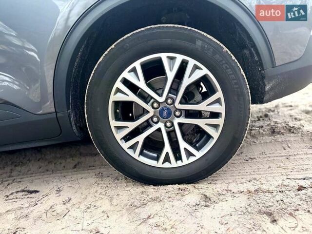 Серый Форд Эскейп, объемом двигателя 2.5 л и пробегом 215 тыс. км за 21000 $, фото 11 на Automoto.ua