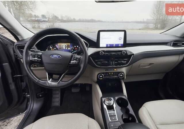 Серый Форд Эскейп, объемом двигателя 2.5 л и пробегом 215 тыс. км за 21000 $, фото 7 на Automoto.ua