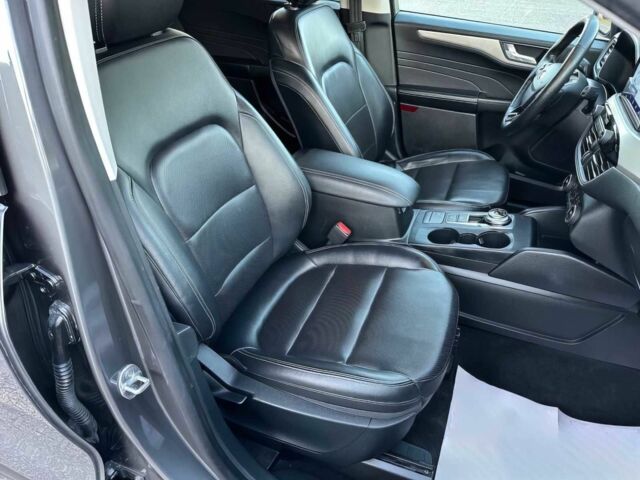 Серый Форд Эскейп, объемом двигателя 2.5 л и пробегом 20 тыс. км за 11000 $, фото 7 на Automoto.ua