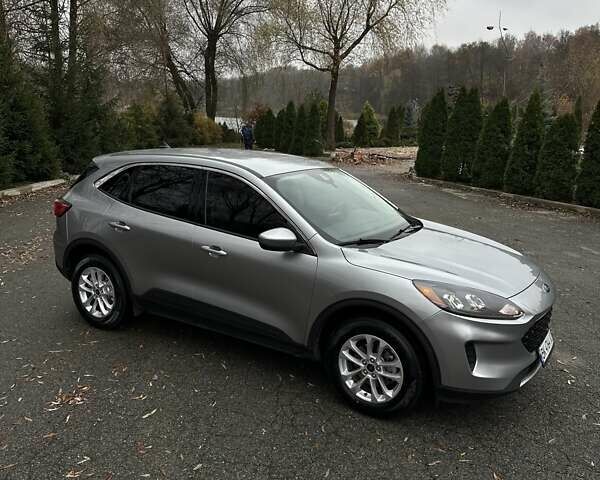 Серый Форд Эскейп, объемом двигателя 1.5 л и пробегом 99 тыс. км за 17800 $, фото 5 на Automoto.ua