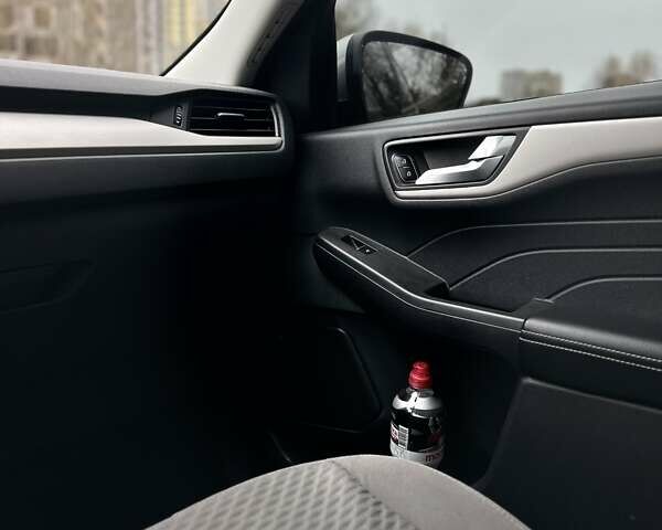 Серый Форд Эскейп, объемом двигателя 1.5 л и пробегом 99 тыс. км за 17800 $, фото 10 на Automoto.ua