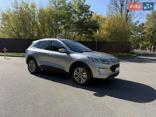 Сірий Форд Ескейп, об'ємом двигуна 1.5 л та пробігом 101 тис. км за 19200 $, фото 2 на Automoto.ua