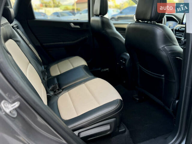 Серый Форд Эскейп, объемом двигателя 2.5 л и пробегом 52 тыс. км за 27900 $, фото 25 на Automoto.ua