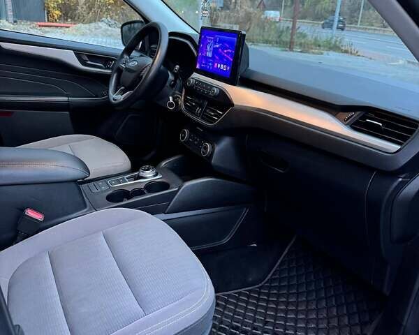 Серый Форд Эскейп, объемом двигателя 1.5 л и пробегом 198 тыс. км за 12300 $, фото 15 на Automoto.ua