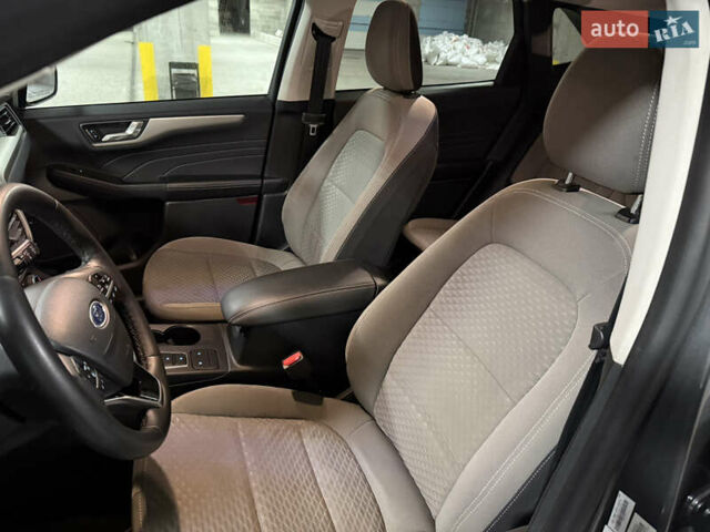 Серый Форд Эскейп, объемом двигателя 1.5 л и пробегом 139 тыс. км за 14200 $, фото 24 на Automoto.ua