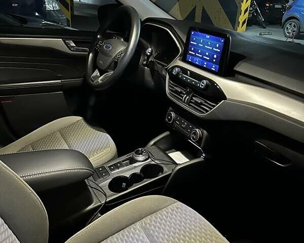 Серый Форд Эскейп, объемом двигателя 1.5 л и пробегом 99 тыс. км за 17800 $, фото 11 на Automoto.ua