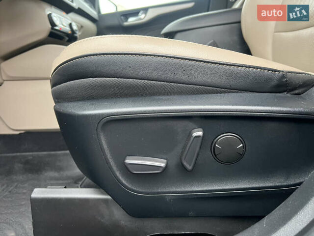 Серый Форд Эскейп, объемом двигателя 1.5 л и пробегом 66 тыс. км за 17800 $, фото 43 на Automoto.ua