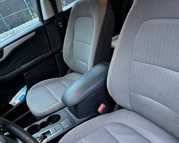 Серый Форд Эскейп, объемом двигателя 1.5 л и пробегом 200 тыс. км за 11999 $, фото 12 на Automoto.ua