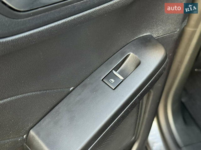 Серый Форд Эскейп, объемом двигателя 1.5 л и пробегом 154 тыс. км за 16399 $, фото 23 на Automoto.ua