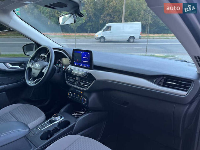 Сірий Форд Ескейп, об'ємом двигуна 1.5 л та пробігом 16 тис. км за 17500 $, фото 35 на Automoto.ua
