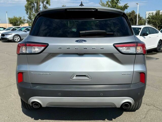 Сірий Форд Ескейп, об'ємом двигуна 2 л та пробігом 28 тис. км за 11000 $, фото 4 на Automoto.ua