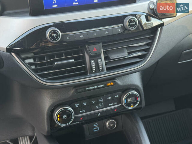 Серый Форд Эскейп, объемом двигателя 1.5 л и пробегом 154 тыс. км за 16399 $, фото 19 на Automoto.ua