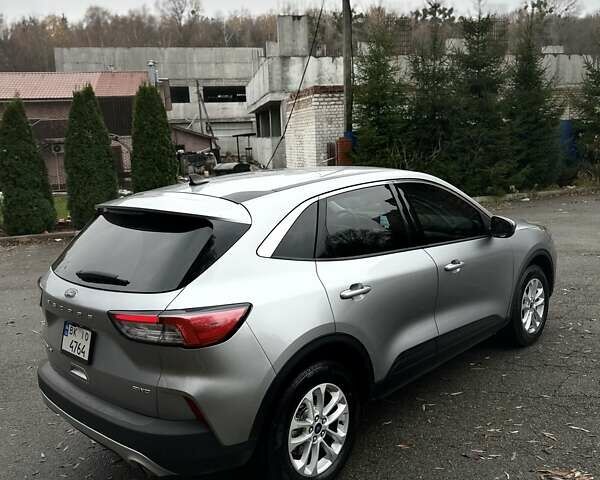 Серый Форд Эскейп, объемом двигателя 1.5 л и пробегом 99 тыс. км за 17800 $, фото 4 на Automoto.ua