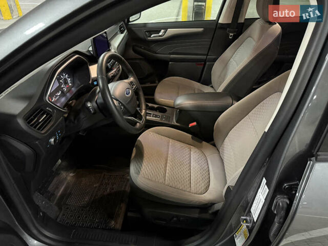 Серый Форд Эскейп, объемом двигателя 1.5 л и пробегом 139 тыс. км за 14200 $, фото 23 на Automoto.ua