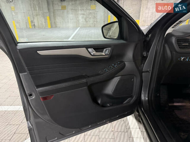 Серый Форд Эскейп, объемом двигателя 1.5 л и пробегом 139 тыс. км за 14200 $, фото 26 на Automoto.ua