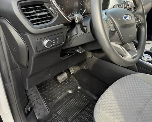 Серый Форд Эскейп, объемом двигателя 1.5 л и пробегом 44 тыс. км за 16800 $, фото 12 на Automoto.ua