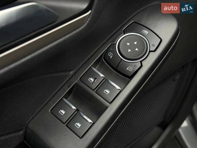 Сірий Форд Ескейп, об'ємом двигуна 2.5 л та пробігом 80 тис. км за 20999 $, фото 21 на Automoto.ua