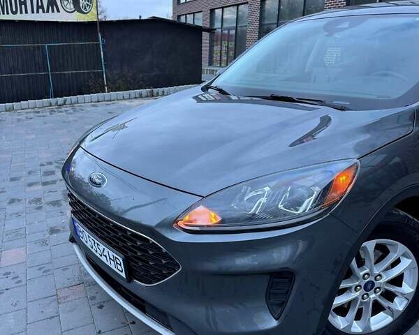 Серый Форд Эскейп, объемом двигателя 1.5 л и пробегом 200 тыс. км за 11999 $, фото 1 на Automoto.ua