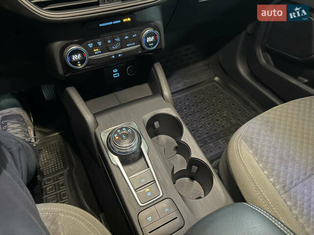Серый Форд Эскейп, объемом двигателя 1.5 л и пробегом 139 тыс. км за 14200 $, фото 40 на Automoto.ua
