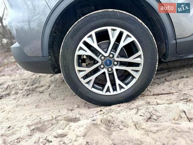 Серый Форд Эскейп, объемом двигателя 2.5 л и пробегом 215 тыс. км за 21000 $, фото 13 на Automoto.ua