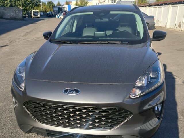 Серый Форд Эскейп, объемом двигателя 2 л и пробегом 110 тыс. км за 19000 $, фото 2 на Automoto.ua