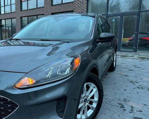 Серый Форд Эскейп, объемом двигателя 1.5 л и пробегом 198 тыс. км за 12300 $, фото 1 на Automoto.ua