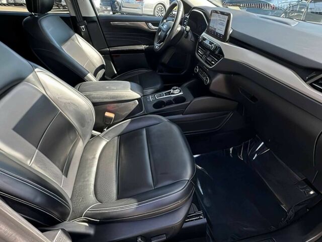 Сірий Форд Ескейп, об'ємом двигуна 2 л та пробігом 28 тис. км за 11000 $, фото 10 на Automoto.ua