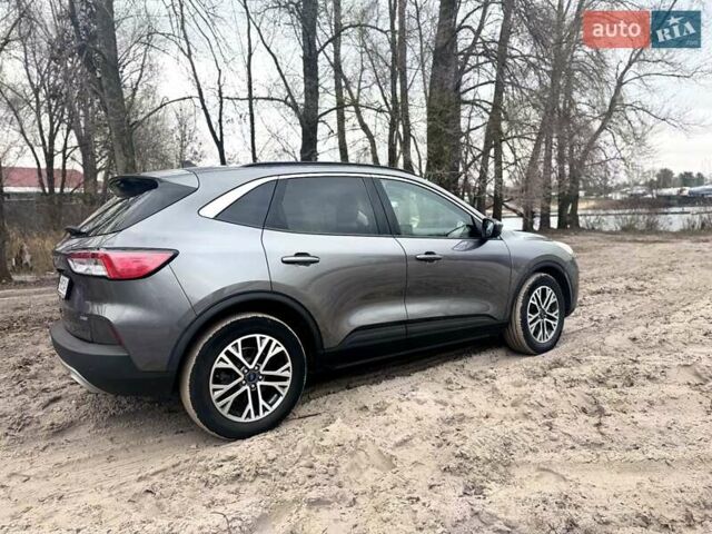 Серый Форд Эскейп, объемом двигателя 2.5 л и пробегом 215 тыс. км за 21000 $, фото 3 на Automoto.ua