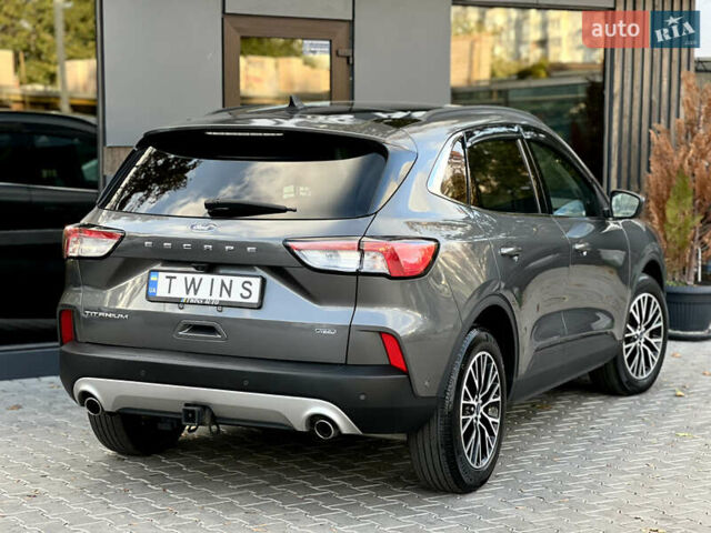 Серый Форд Эскейп, объемом двигателя 2.5 л и пробегом 52 тыс. км за 27900 $, фото 3 на Automoto.ua