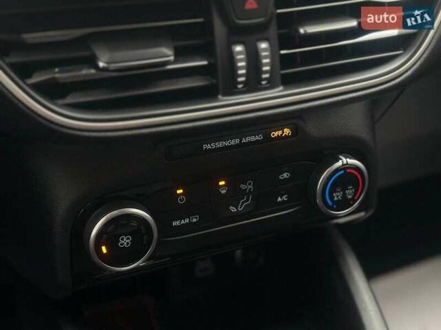 Сірий Форд Ескейп, об'ємом двигуна 1.5 л та пробігом 93 тис. км за 18700 $, фото 23 на Automoto.ua