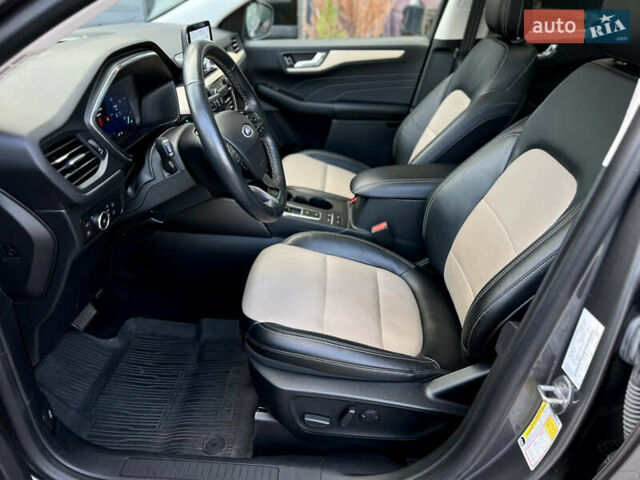 Серый Форд Эскейп, объемом двигателя 2.5 л и пробегом 52 тыс. км за 27900 $, фото 6 на Automoto.ua