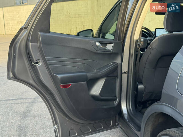 Серый Форд Эскейп, объемом двигателя 1.5 л и пробегом 154 тыс. км за 16399 $, фото 22 на Automoto.ua