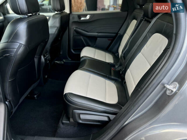 Серый Форд Эскейп, объемом двигателя 2.5 л и пробегом 52 тыс. км за 27900 $, фото 7 на Automoto.ua